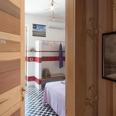 Le Stanze Della Stupidità Bed & Breakfast *