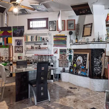 Casa D'artista - Le Stanze Della Stupidita Bed & Breakfast *